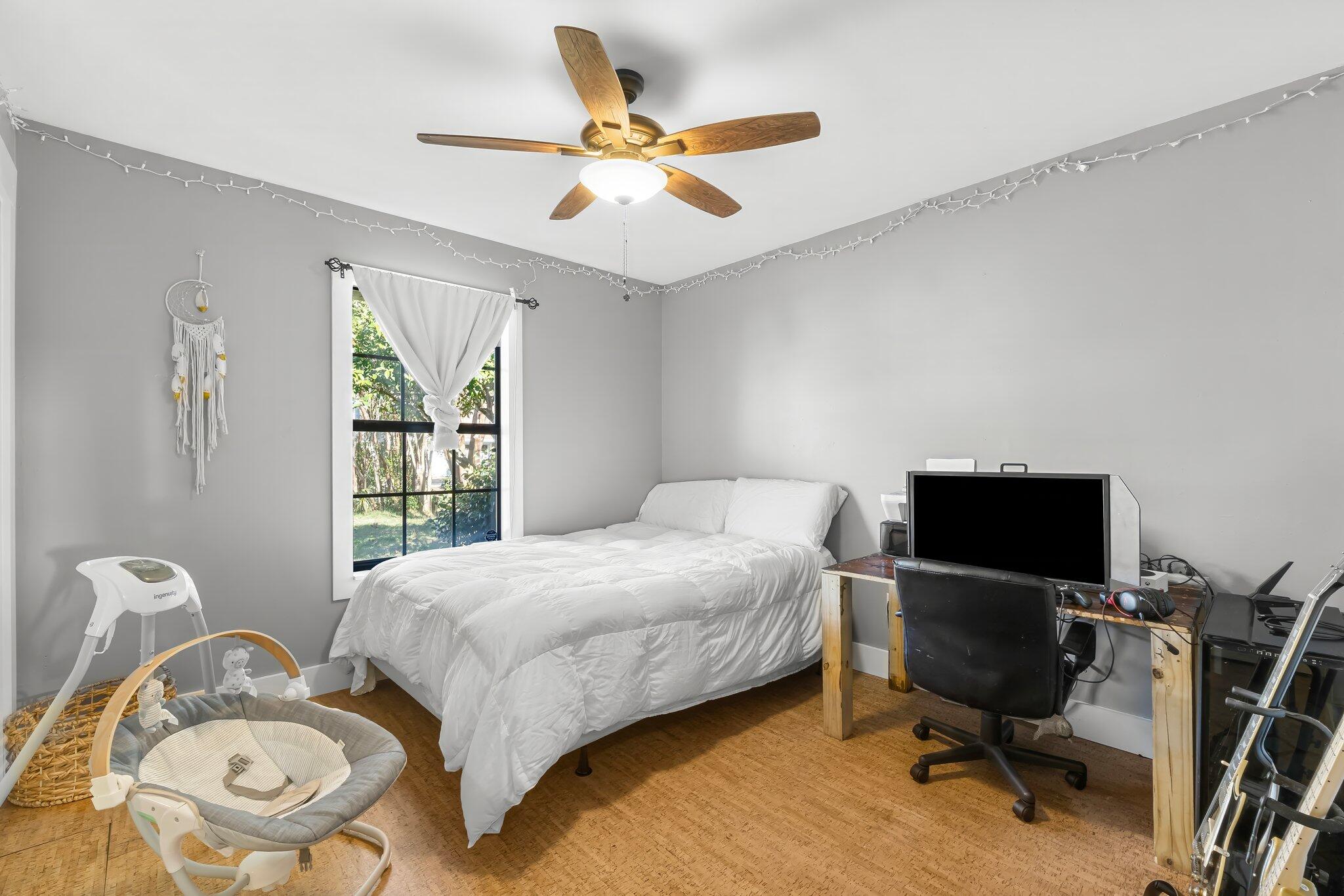 BAYVIEW MANOR - Residential