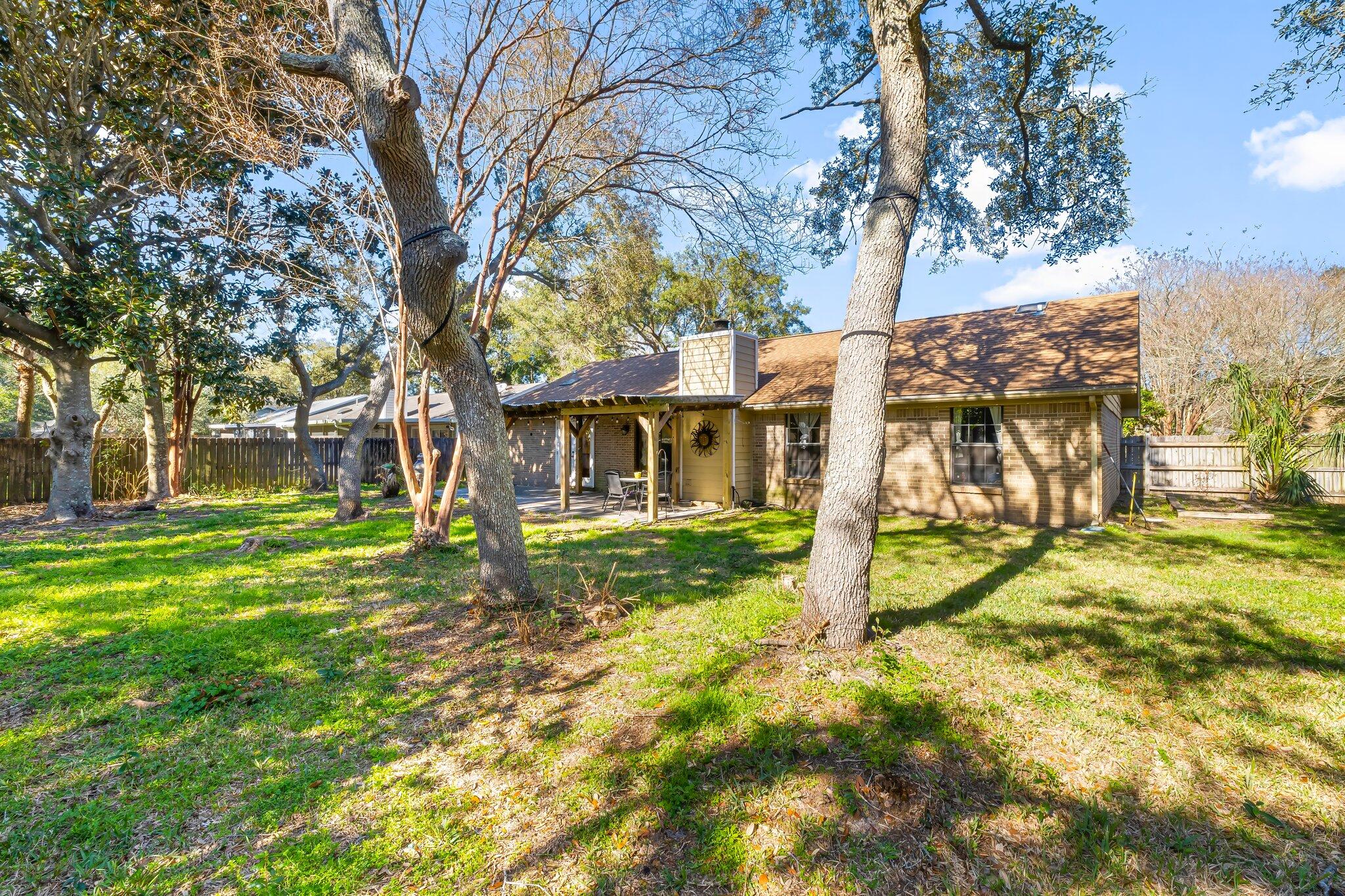 BAYVIEW MANOR - Residential