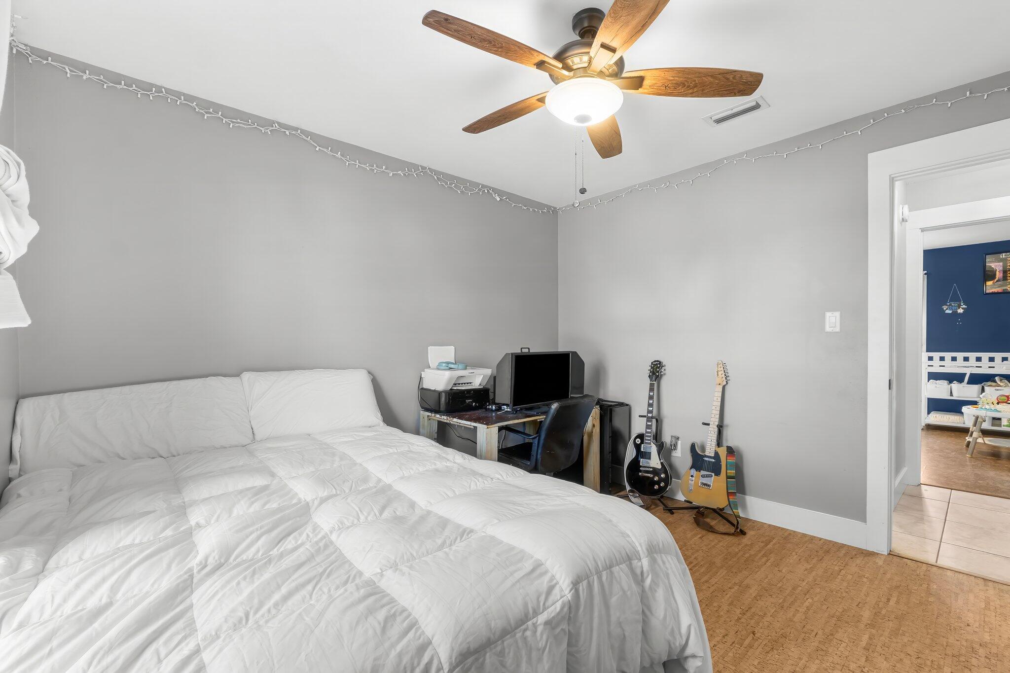 BAYVIEW MANOR - Residential