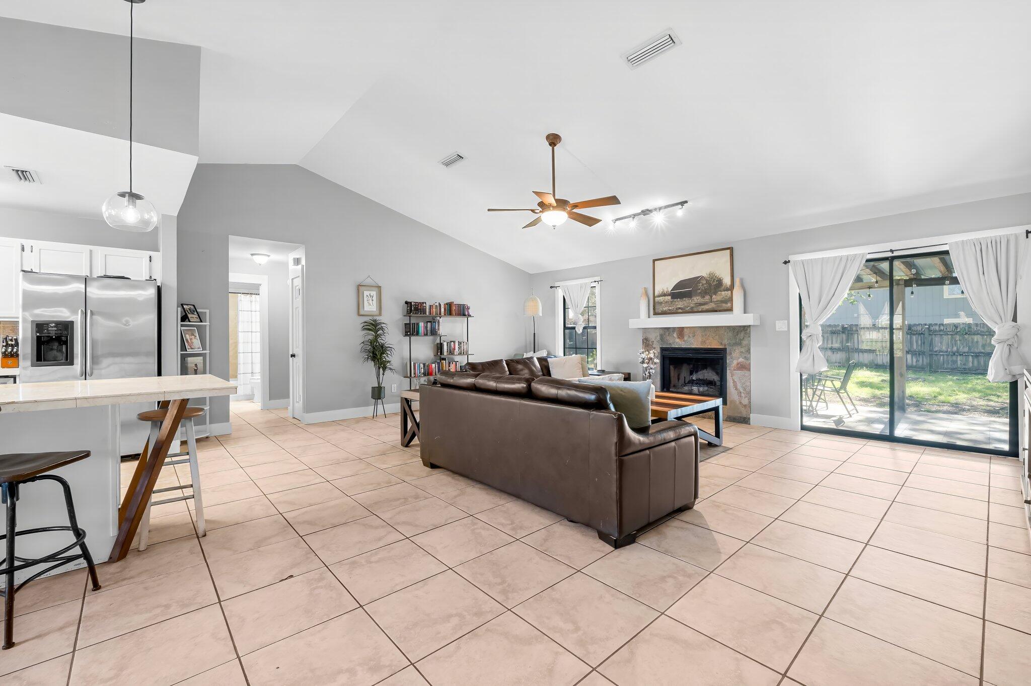 BAYVIEW MANOR - Residential