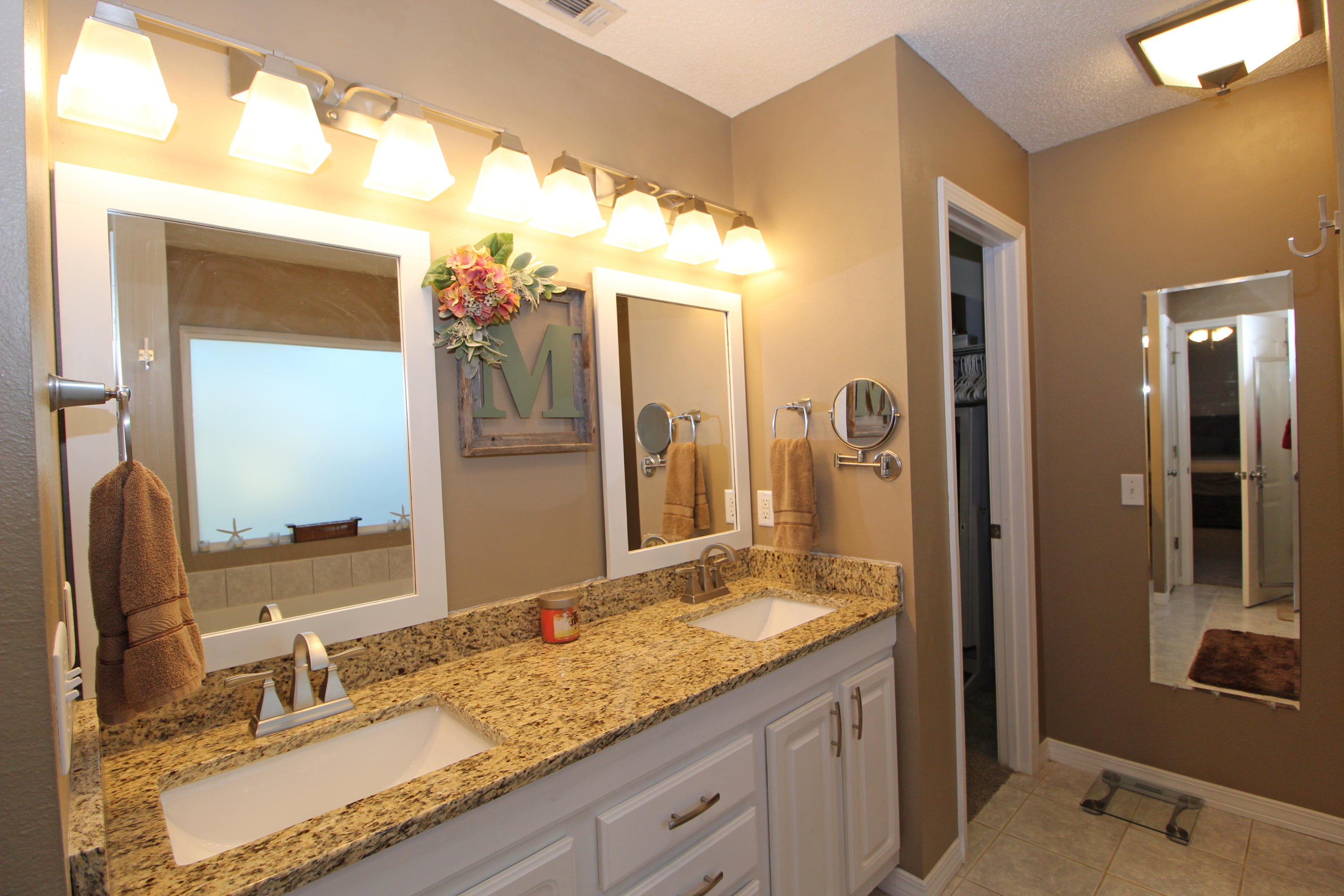 HOLLEY BY THE SEA - Residential