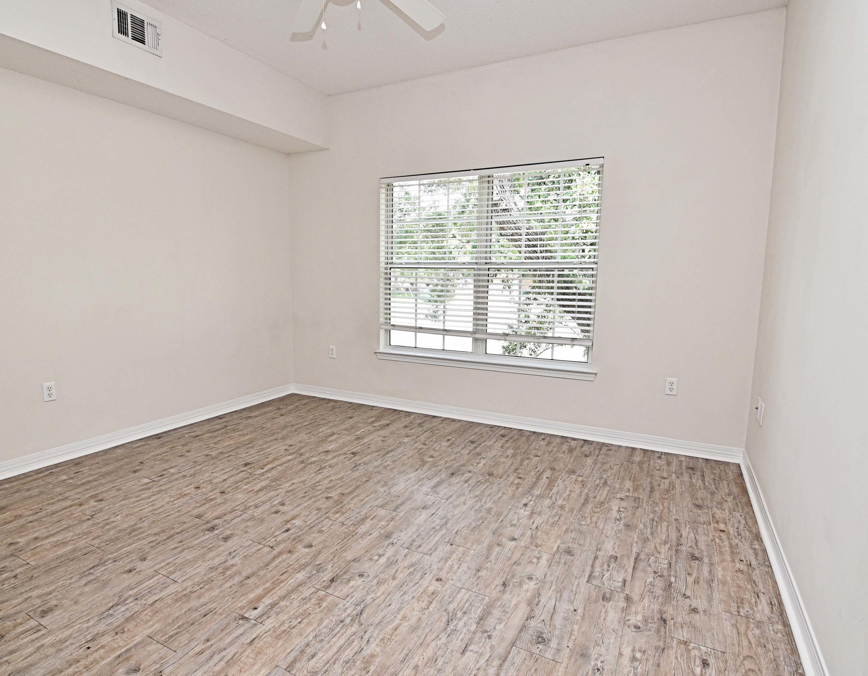 THE OAKS - Residential