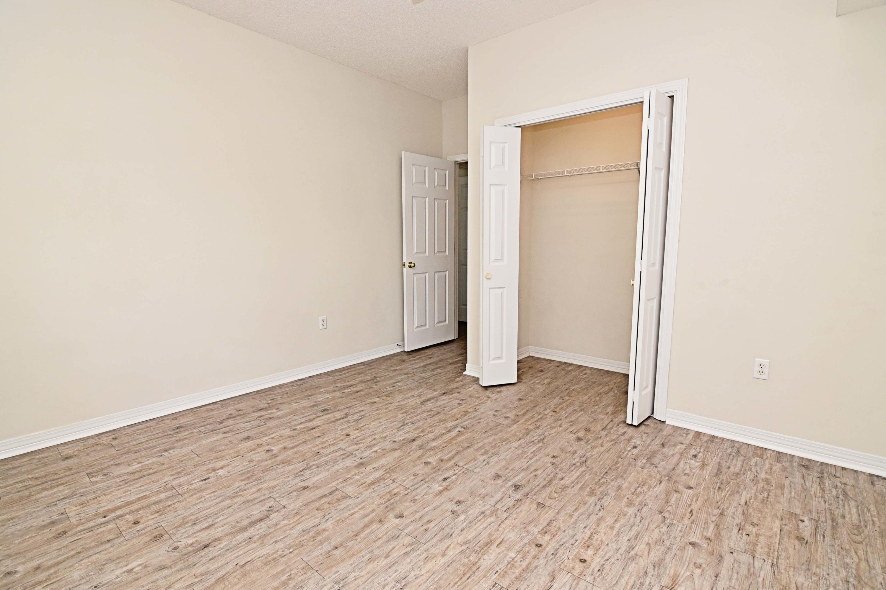 THE OAKS - Residential