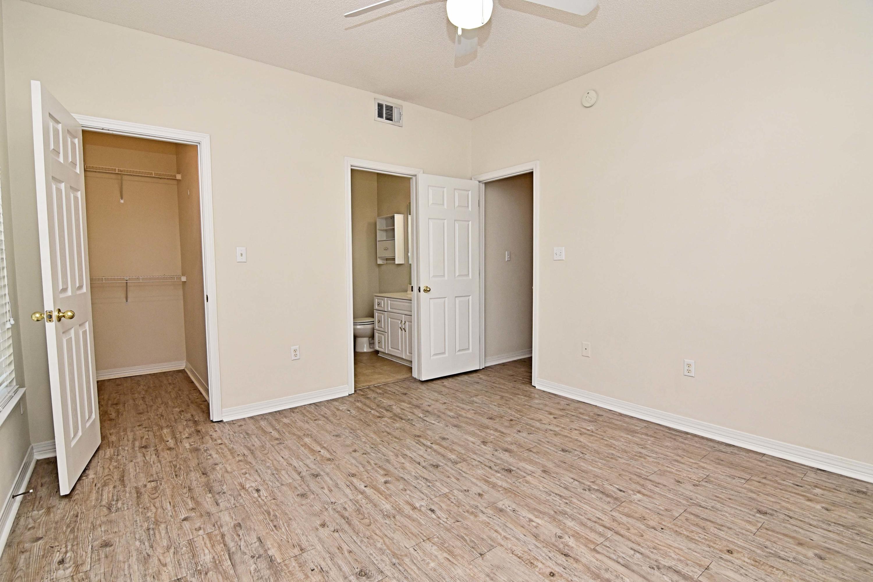 THE OAKS - Residential