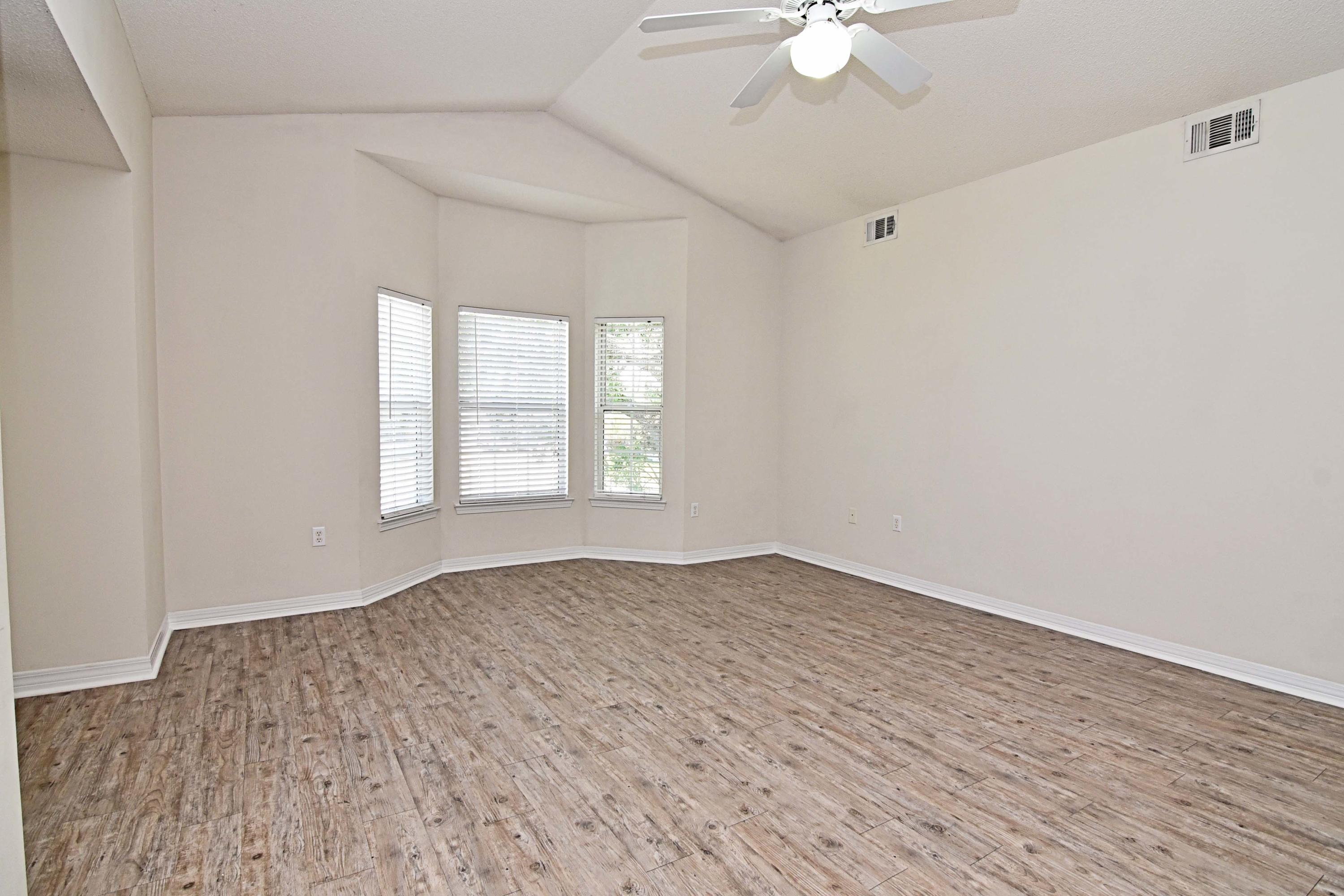 THE OAKS - Residential