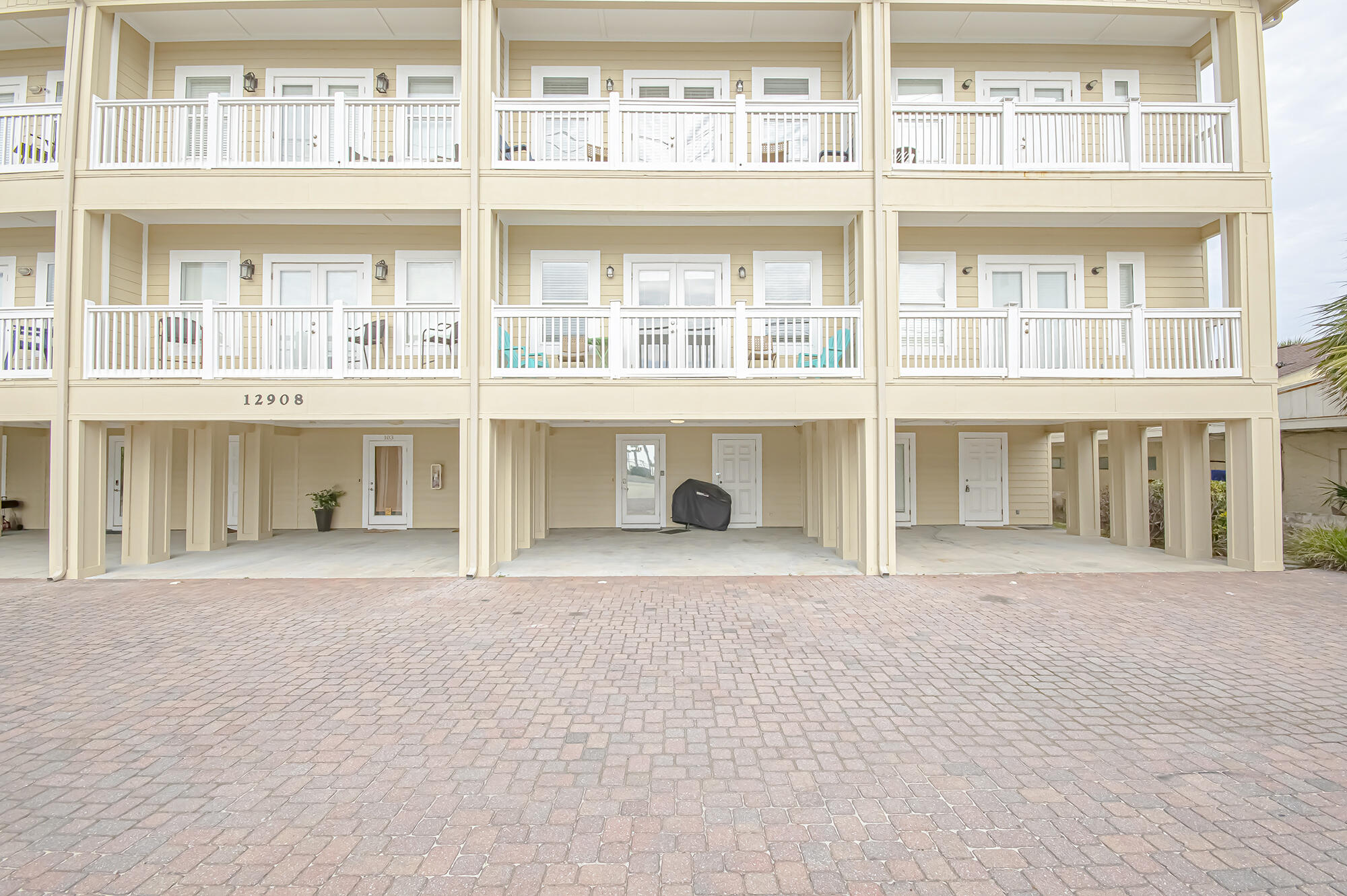 Bahama Beach Villas - Residential