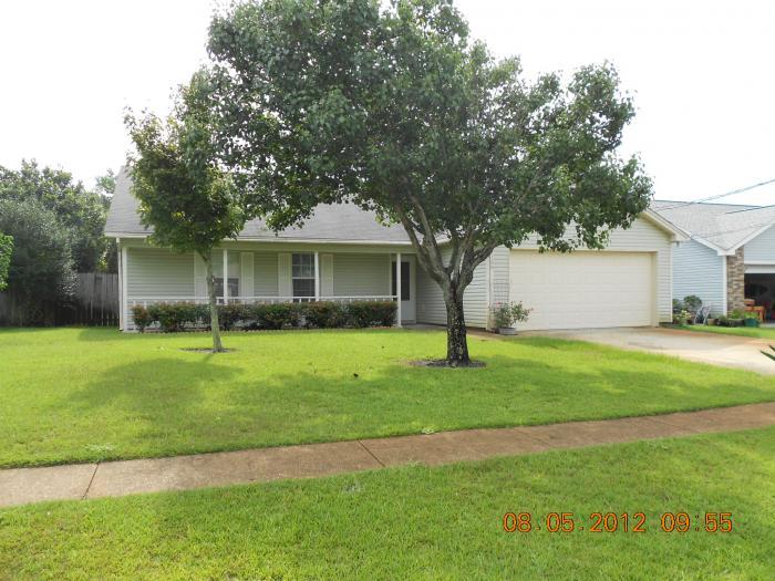 Cute home with lots of curb appeal!!!! Great family neighborhood and close to beaches and just minutes from Hurlburt AFB. Just down the street from Wal-Mart. NO PETS!!!!!!!!! Great Neightbors