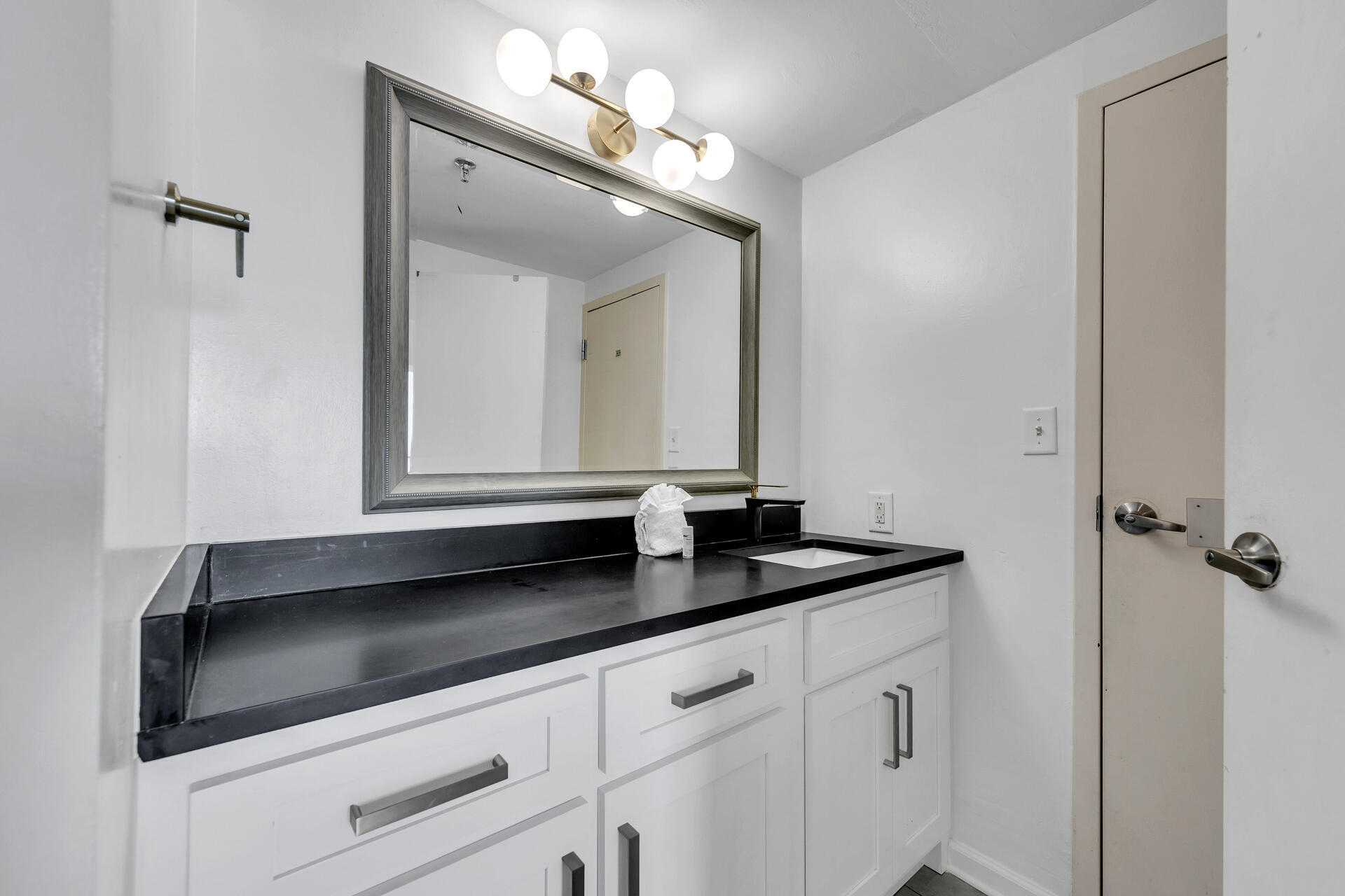 BAYSIDE CONDO SANDESTIN - Residential