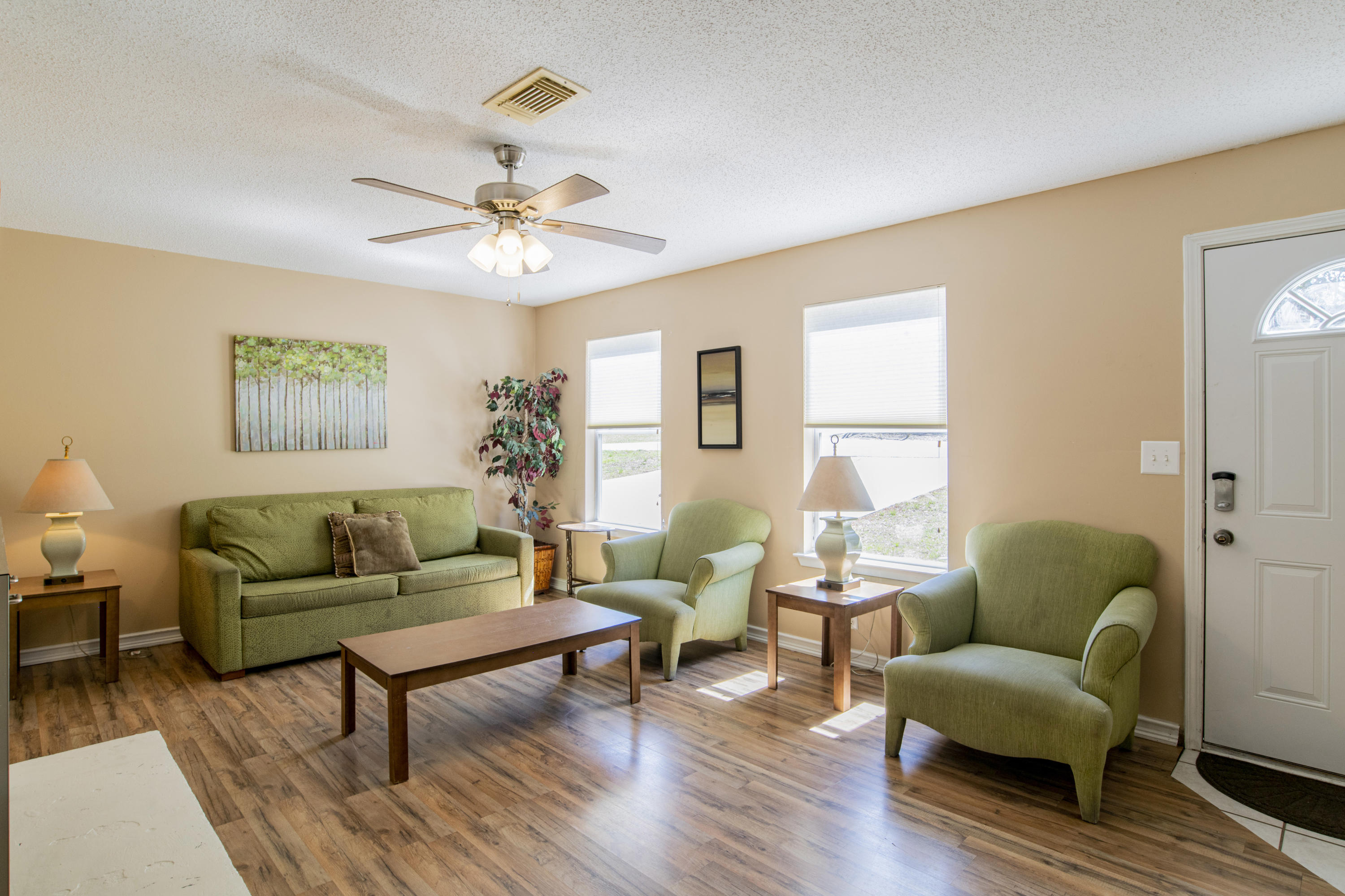 NORTHRIDGE - Residential