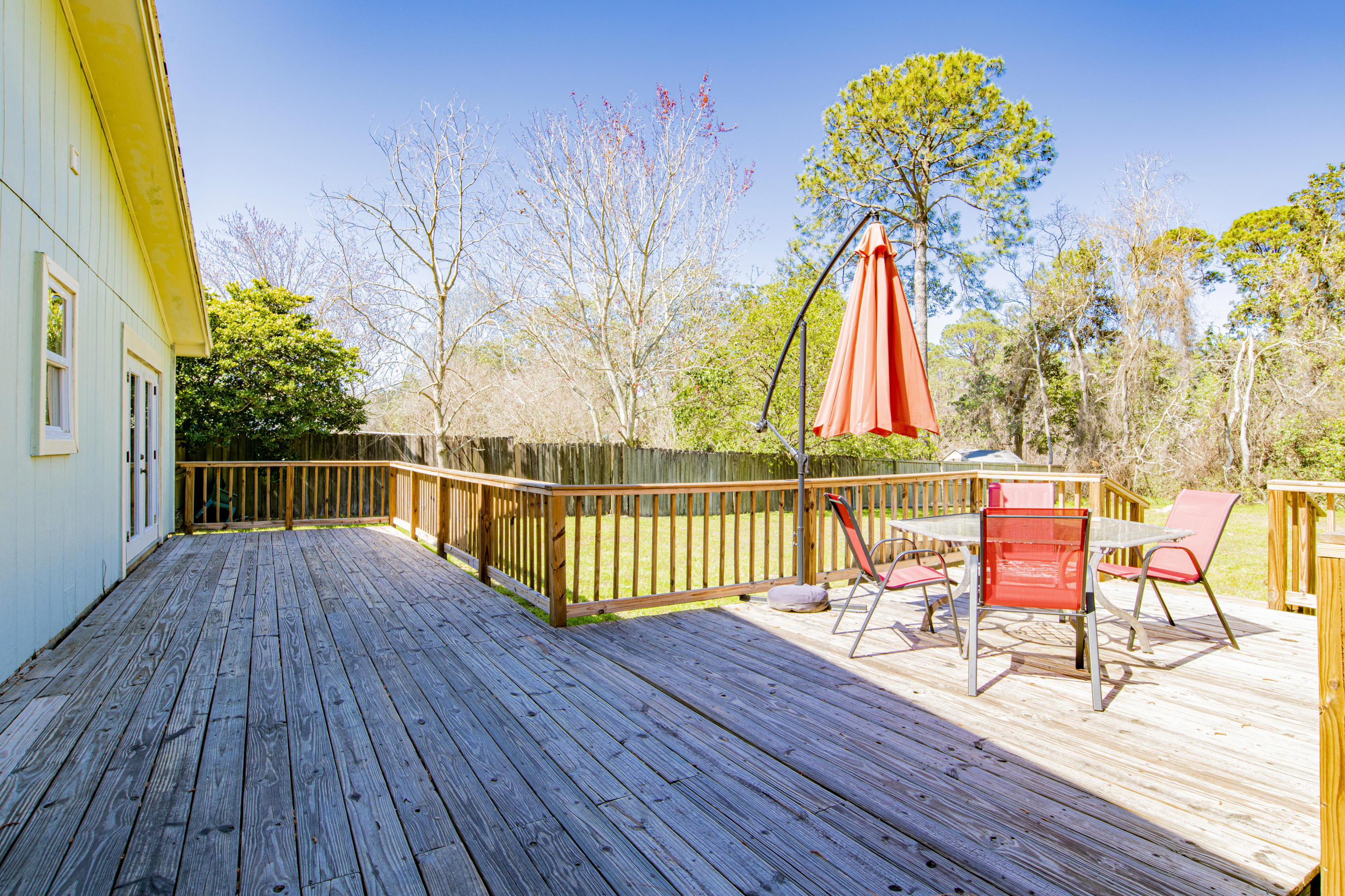 NORTHRIDGE - Residential