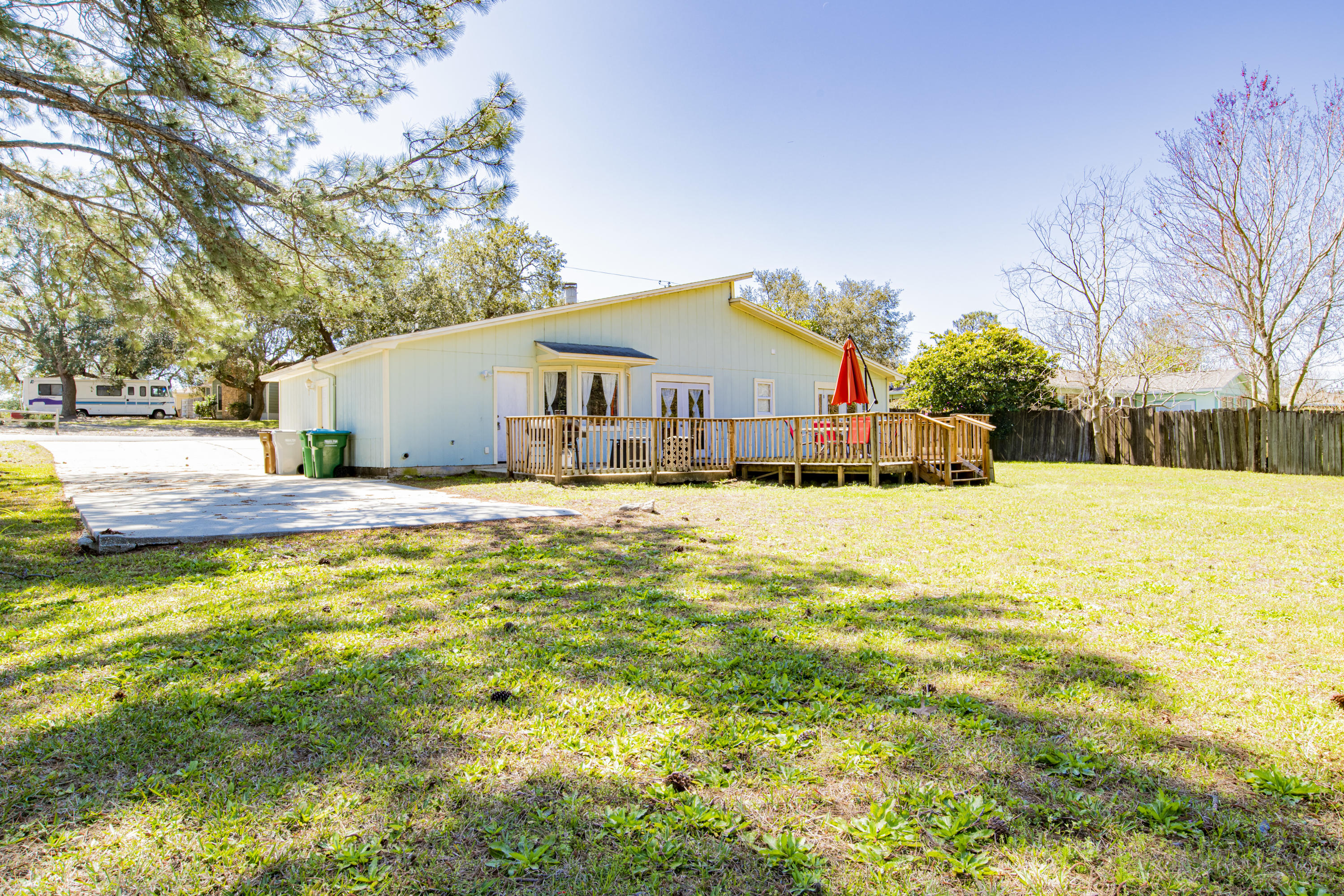 NORTHRIDGE - Residential