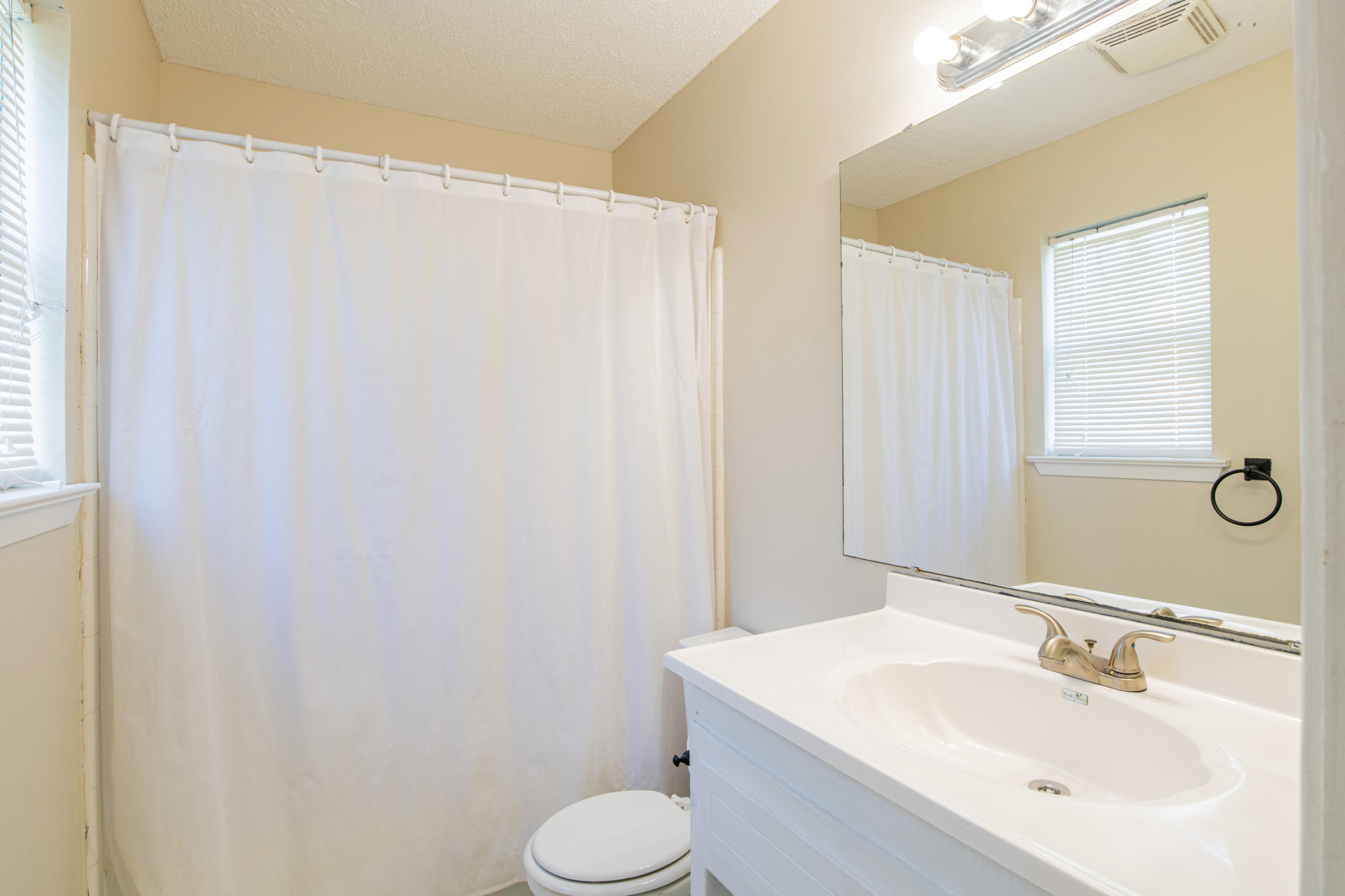 NORTHRIDGE - Residential