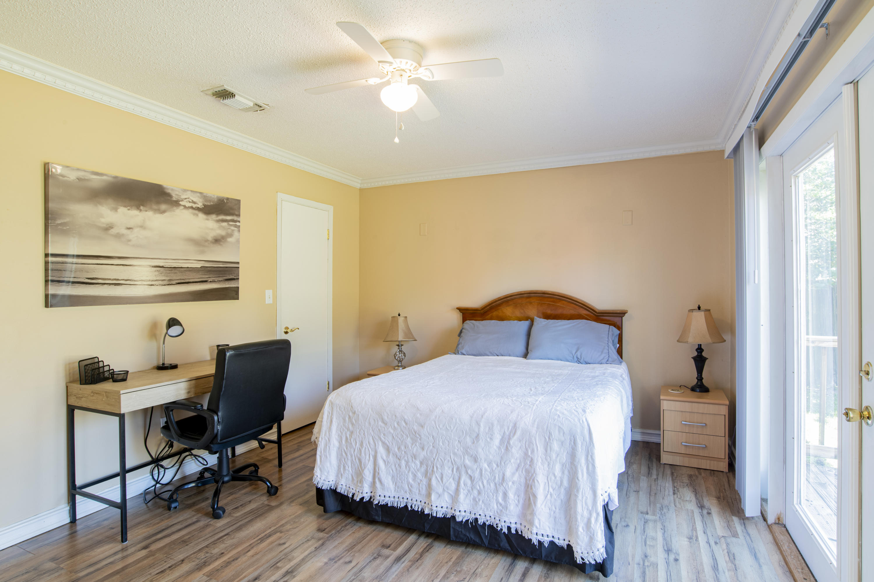 NORTHRIDGE - Residential