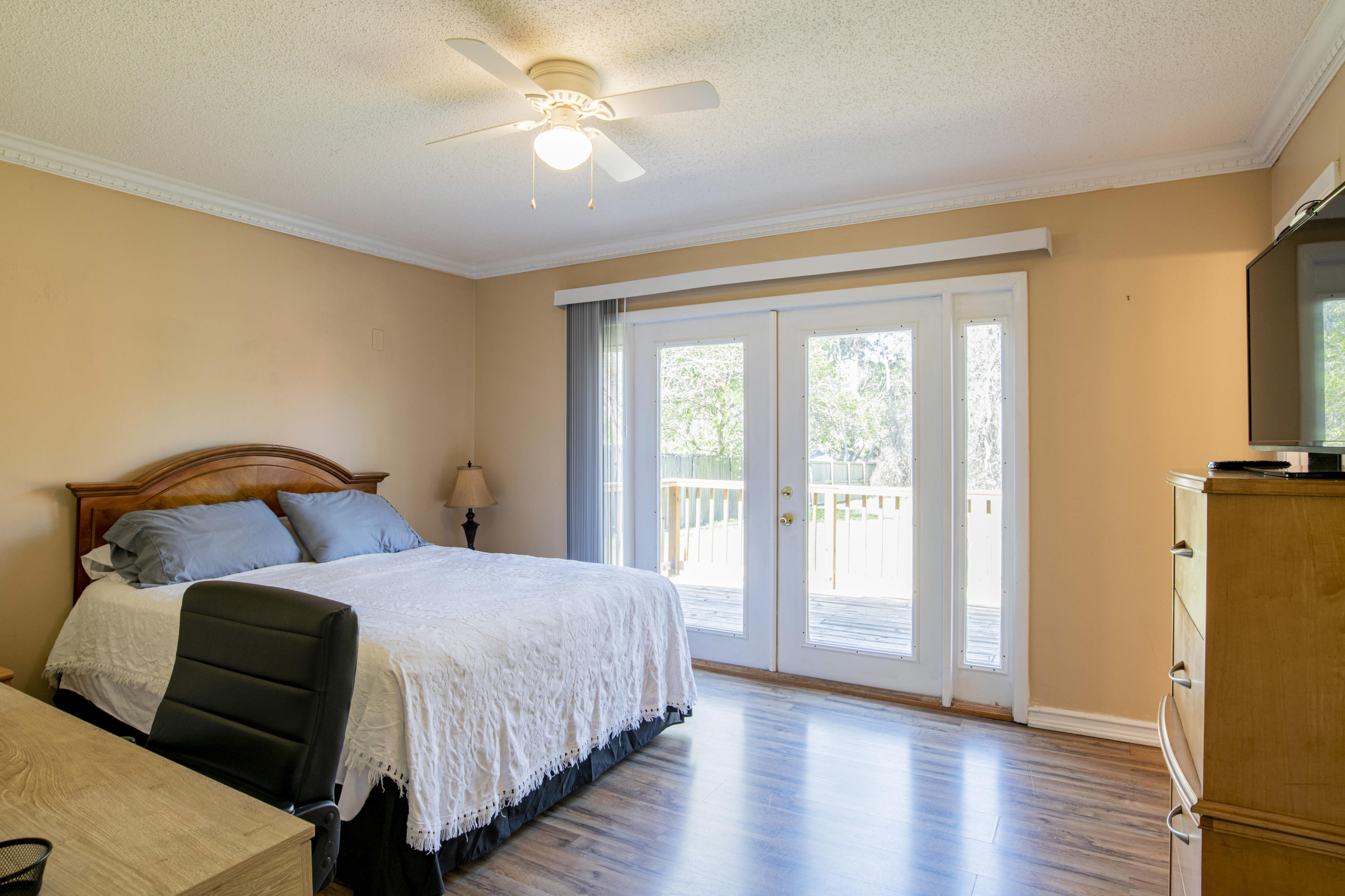 NORTHRIDGE - Residential