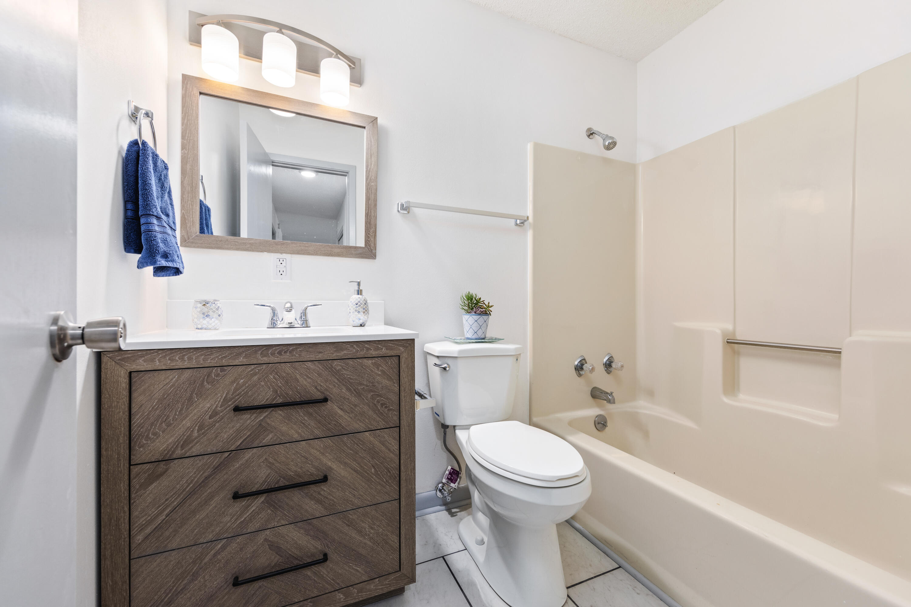 PINE MEADOWS 2ND ADDN - Residential