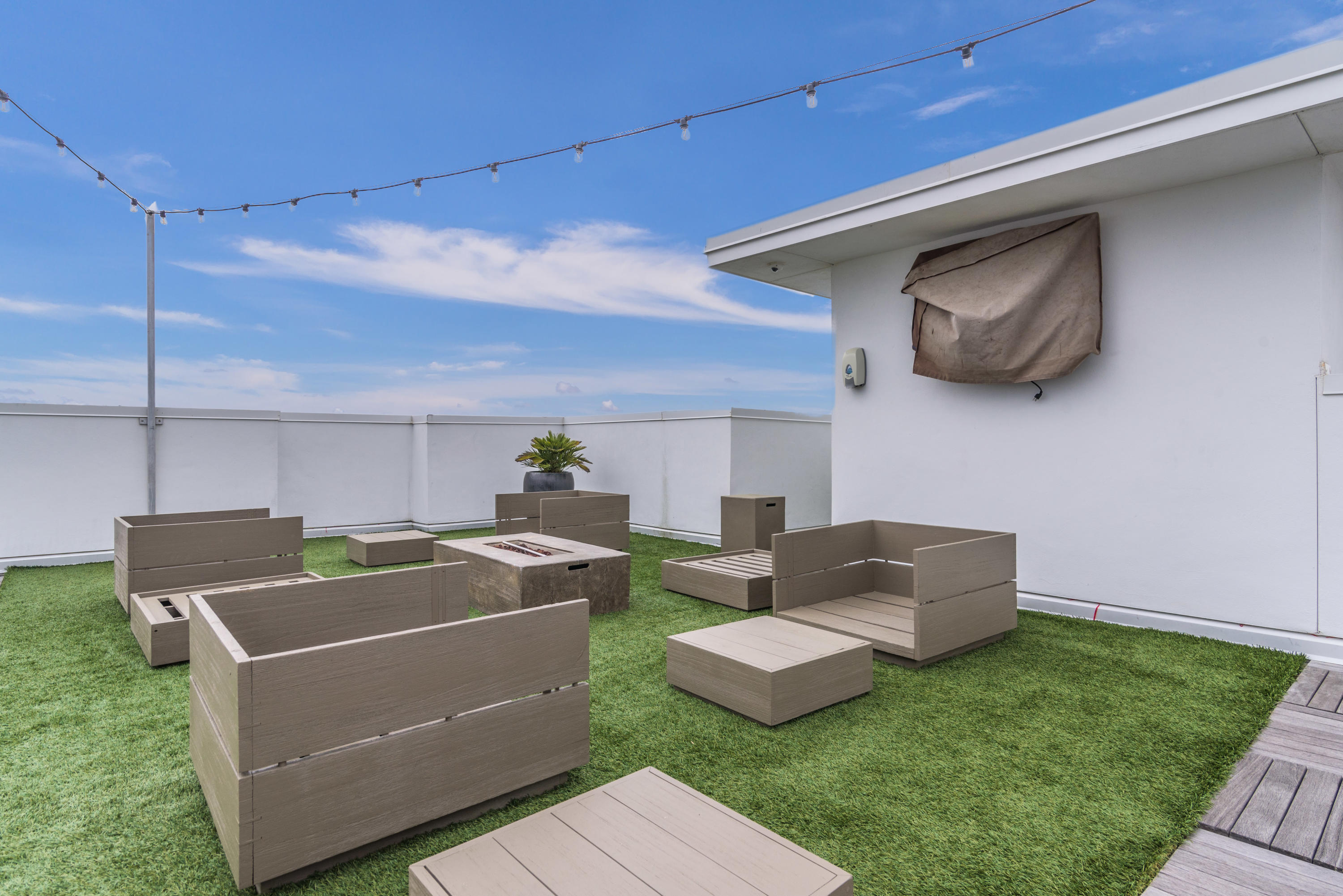 THE POINTE - Residential