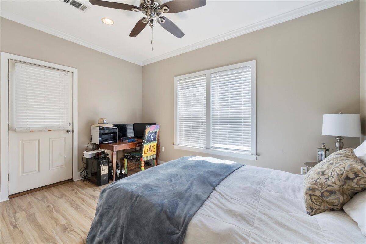 MAGNOLIA BEACH - Residential