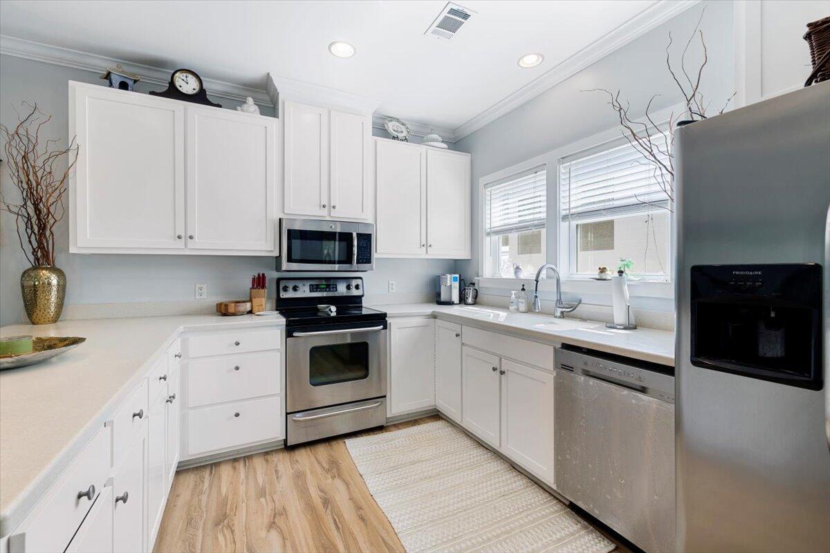 MAGNOLIA BEACH - Residential