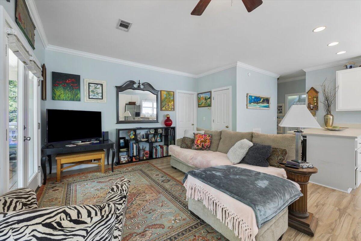 MAGNOLIA BEACH - Residential