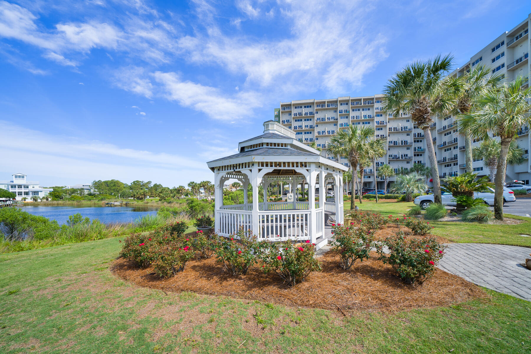 PINNACLE PORT PHASE 1 - Residential