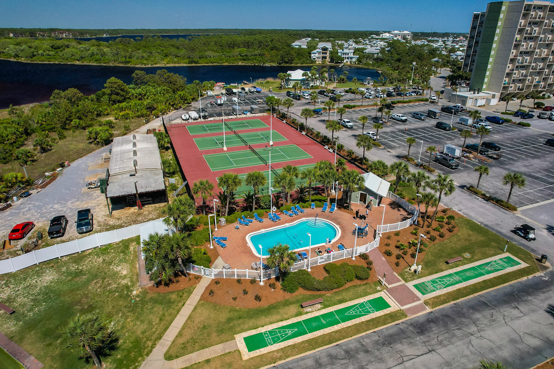 PINNACLE PORT PHASE 1 - Residential