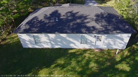 A home in DeFuniak Springs