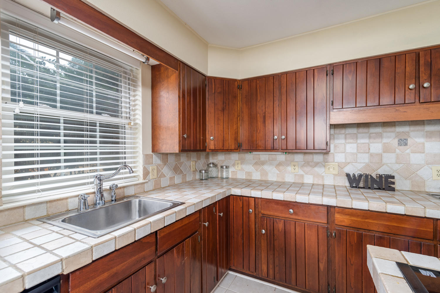 COLONY ESTATES - Residential