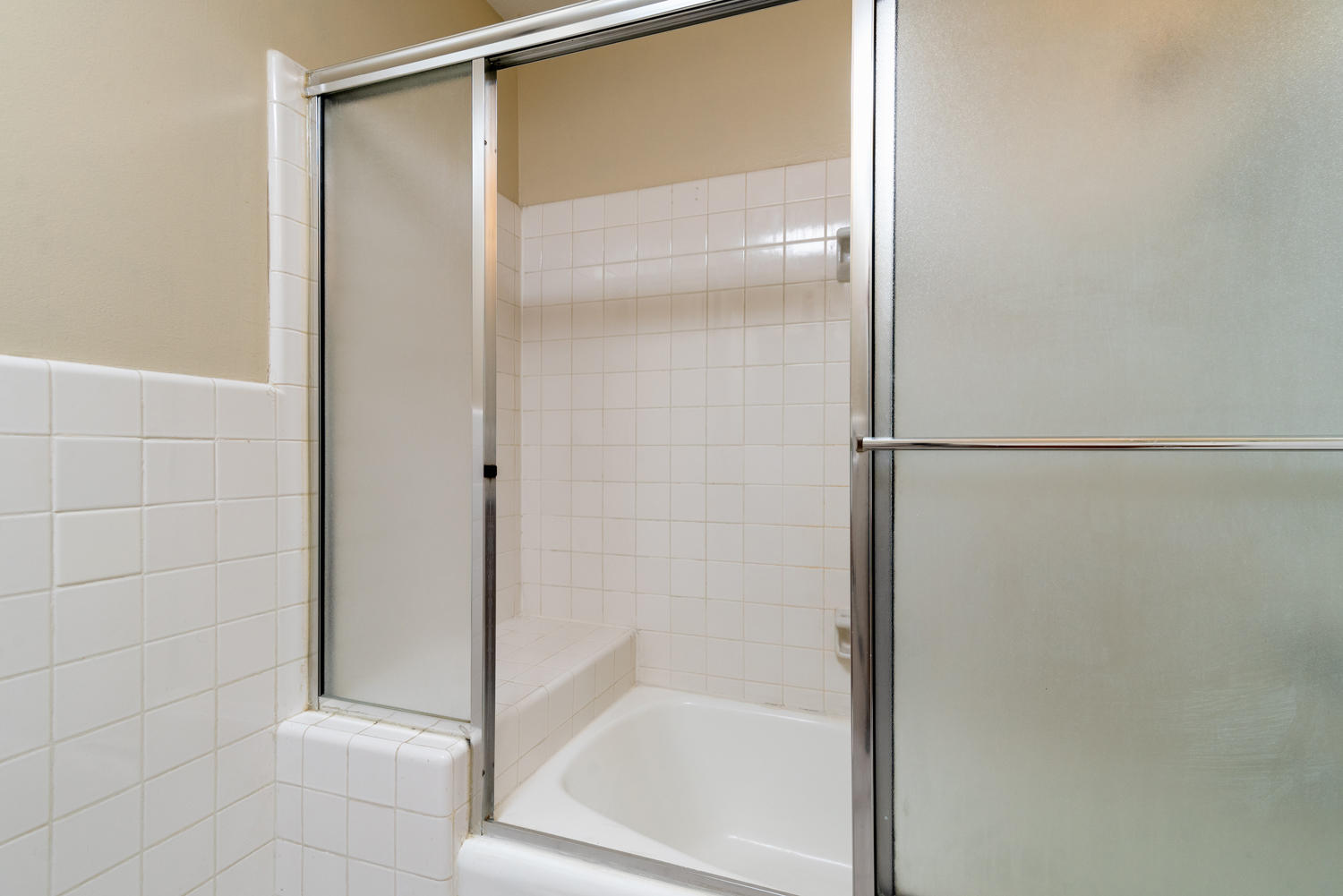 COLONY ESTATES - Residential