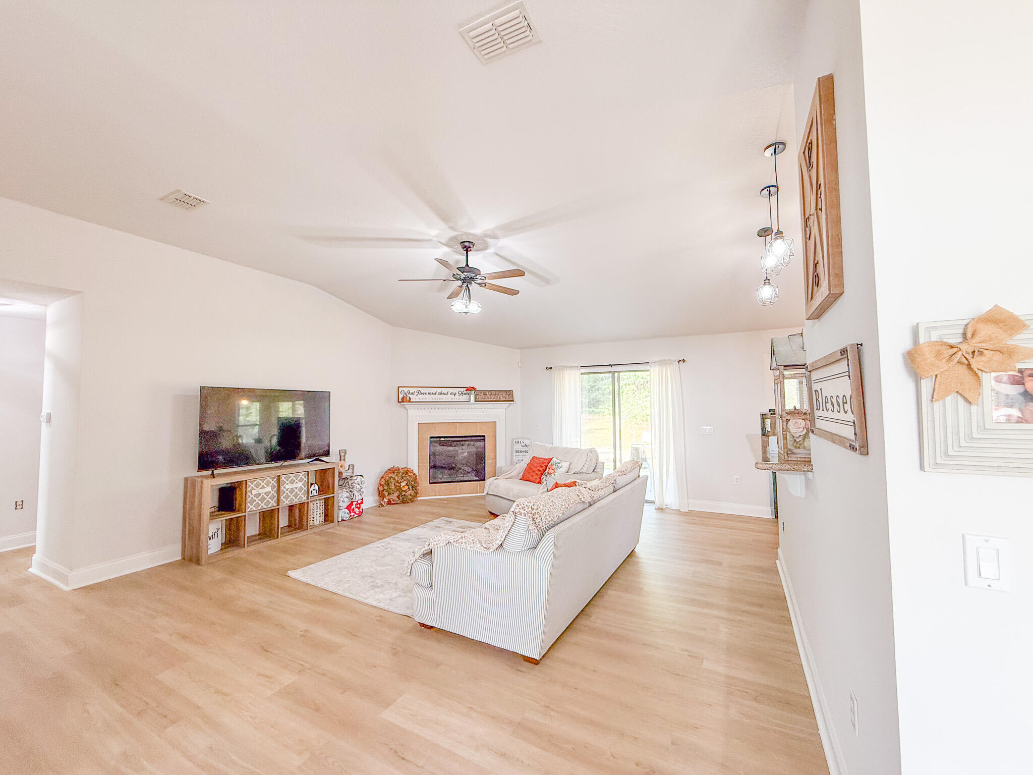 SILVER SPRINGS EST LOT 6 BLK B - Residential