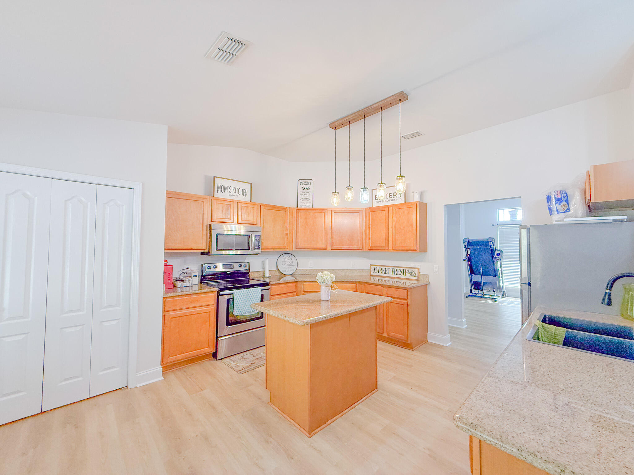 SILVER SPRINGS EST LOT 6 BLK B - Residential