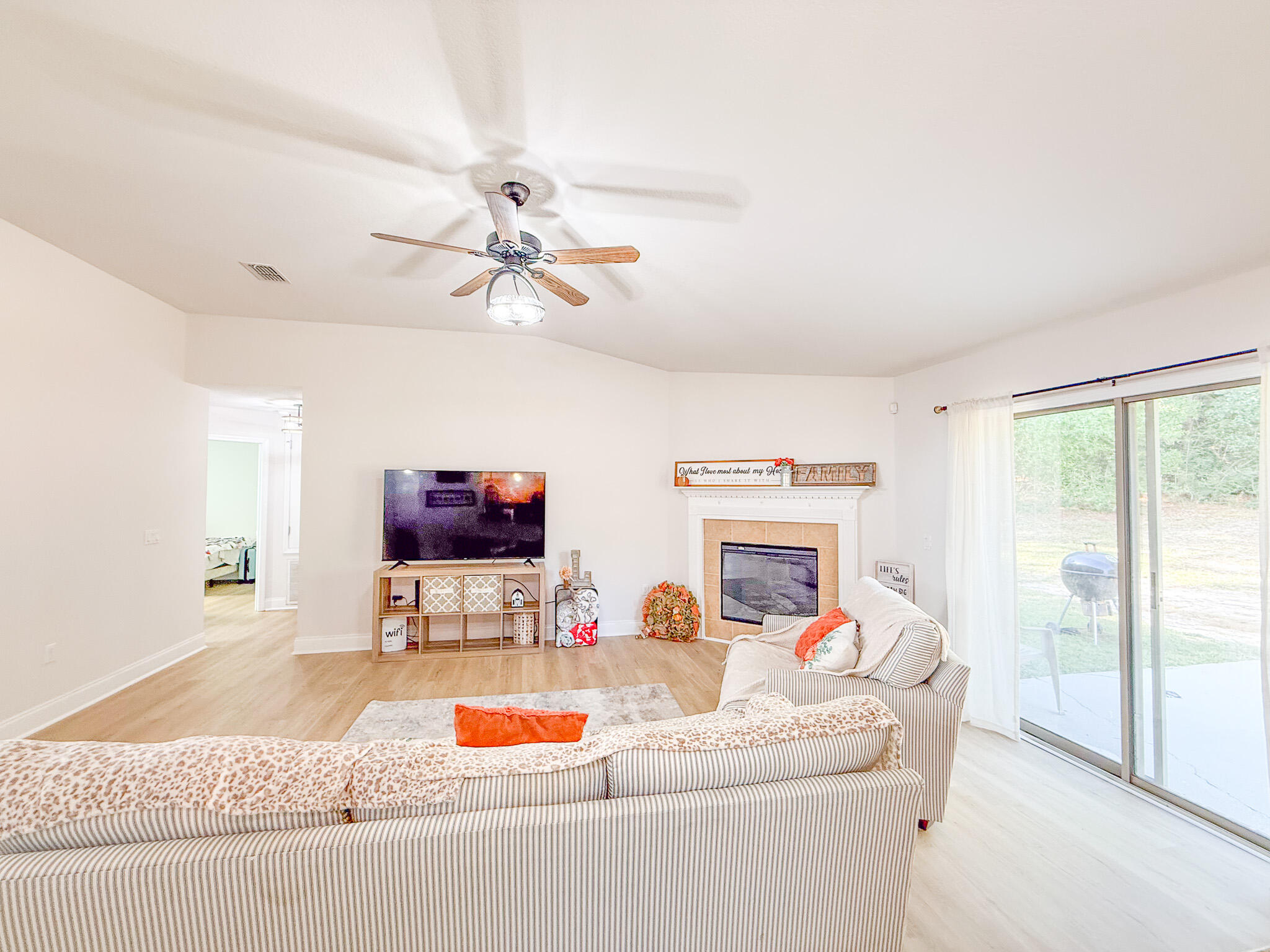 SILVER SPRINGS EST LOT 6 BLK B - Residential