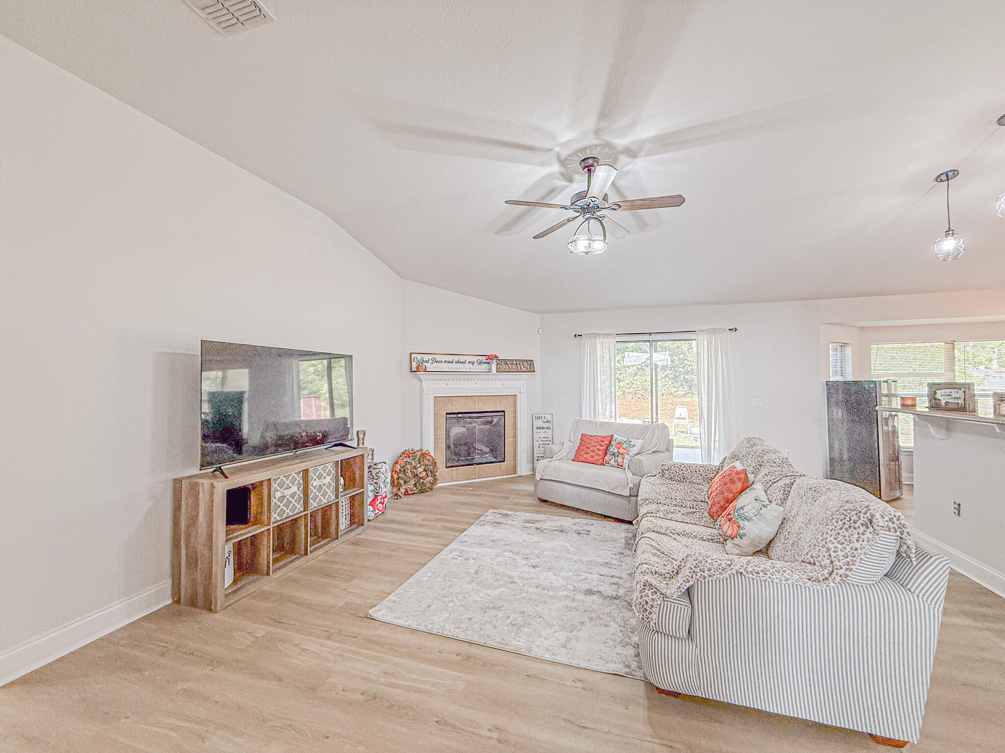 SILVER SPRINGS EST LOT 6 BLK B - Residential