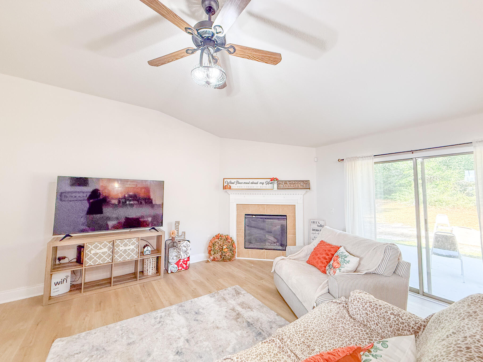 SILVER SPRINGS EST LOT 6 BLK B - Residential