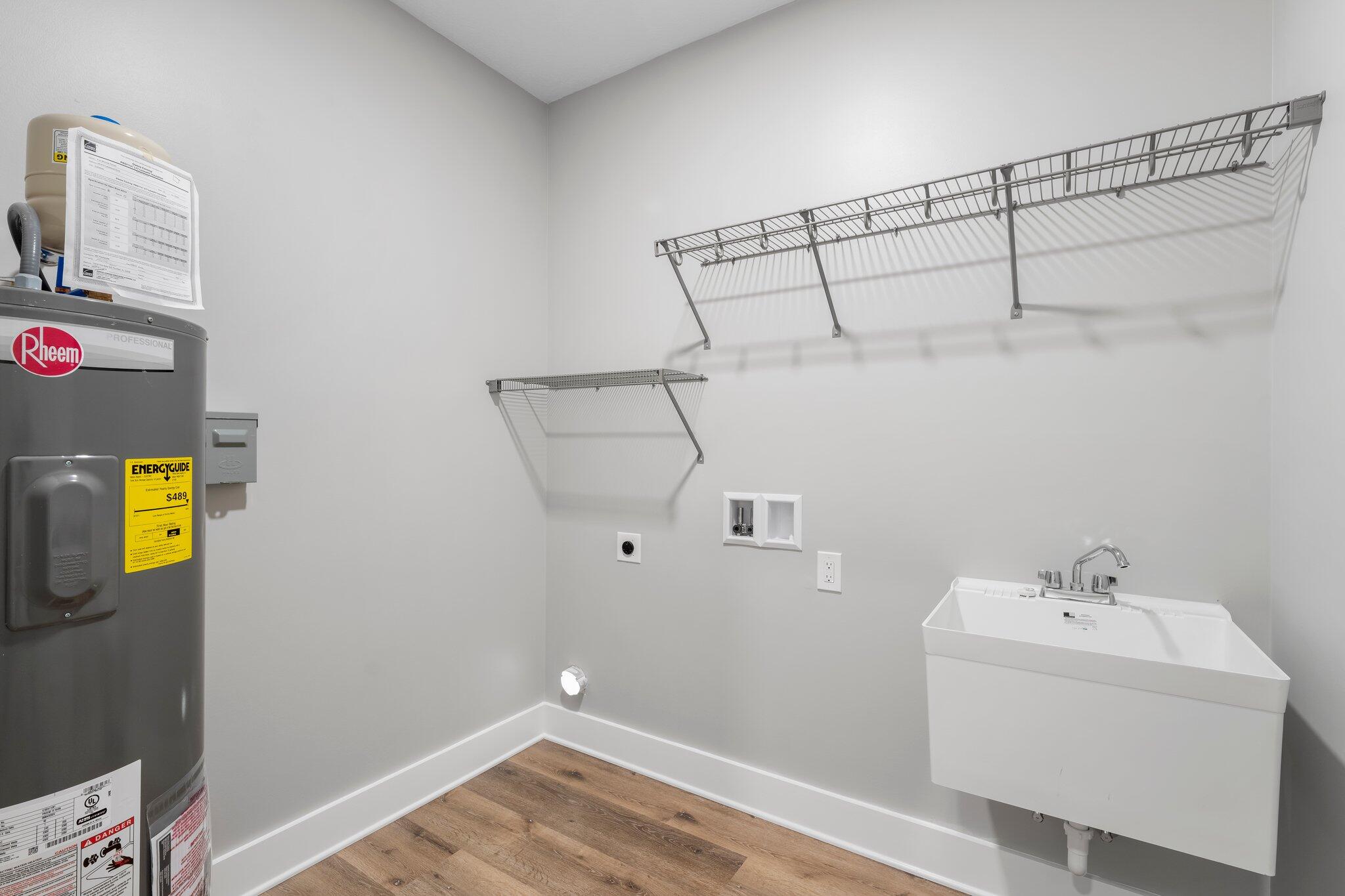 LAKEWOOD - Residential