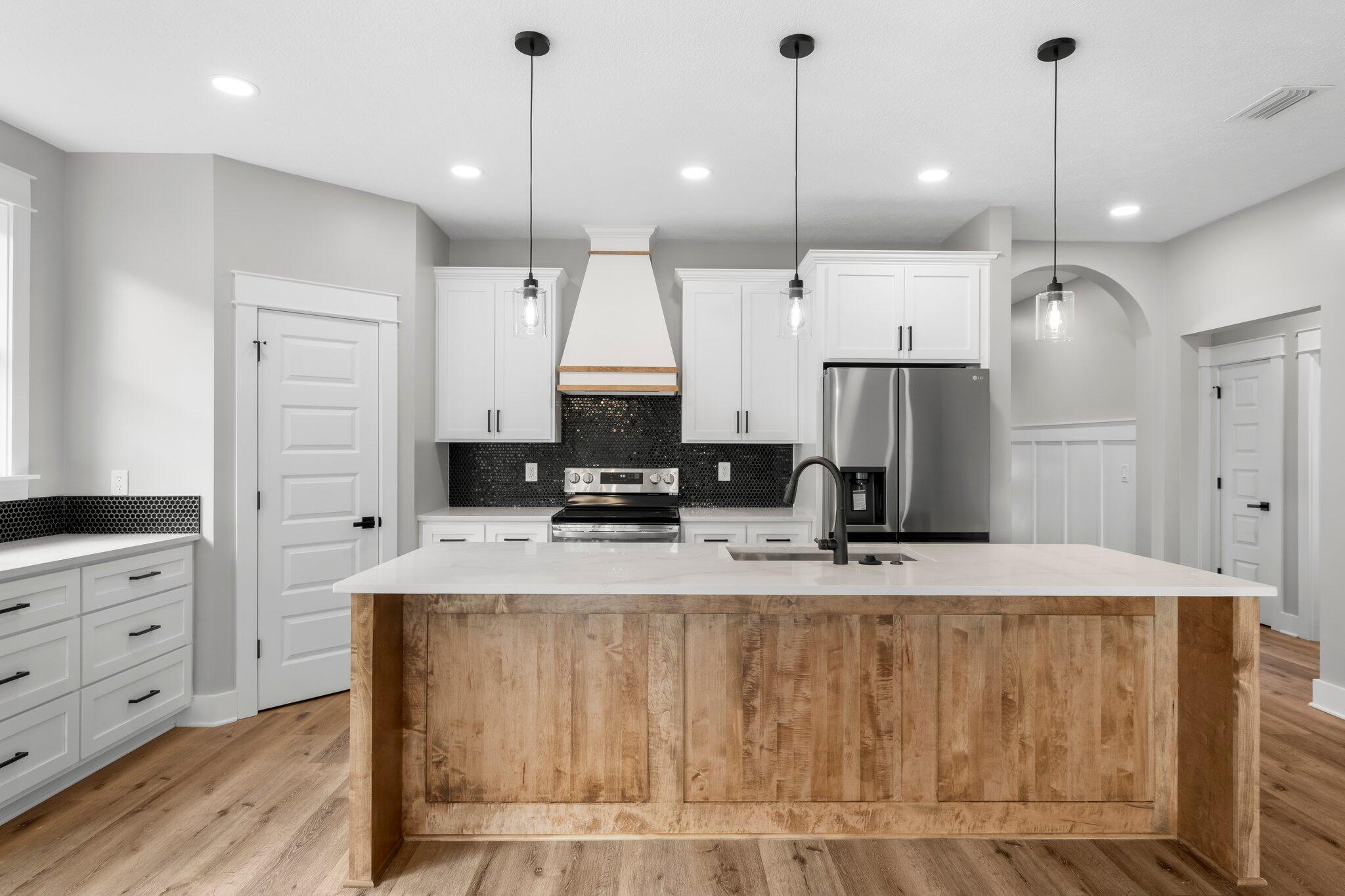 LAKEWOOD - Residential