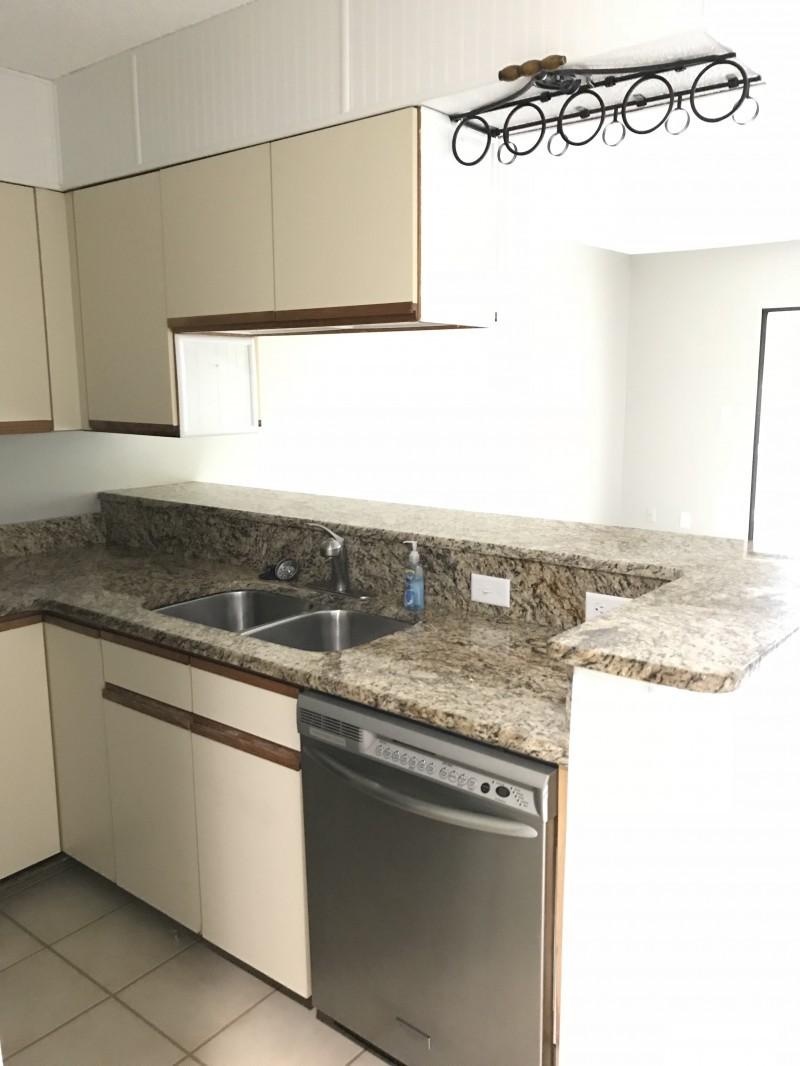 LAKESIDE CONDO AT BLUEWATER BAY - Residential