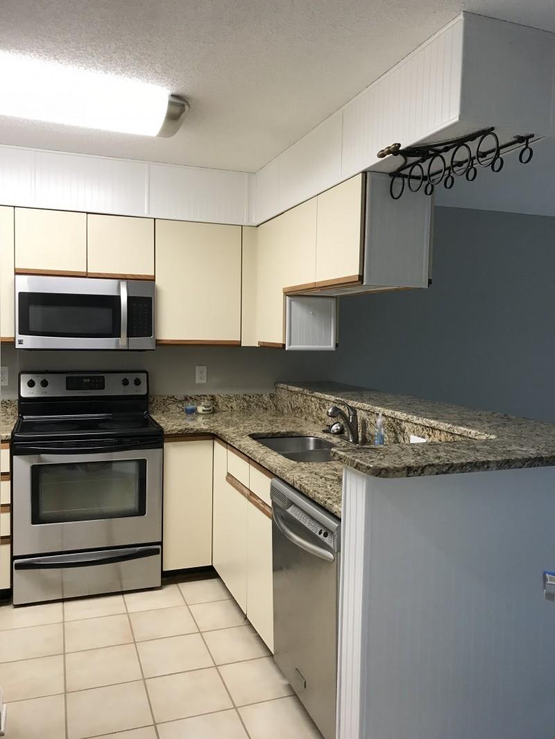 LAKESIDE CONDO AT BLUEWATER BAY - Residential