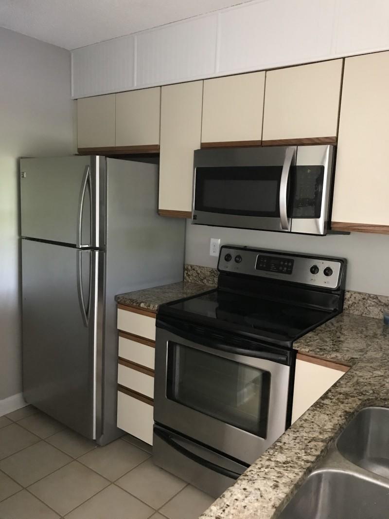 LAKESIDE CONDO AT BLUEWATER BAY - Residential