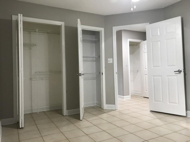 LAKESIDE CONDO AT BLUEWATER BAY - Residential