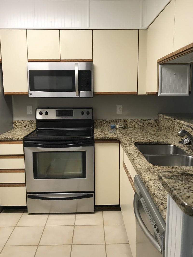 LAKESIDE CONDO AT BLUEWATER BAY - Residential