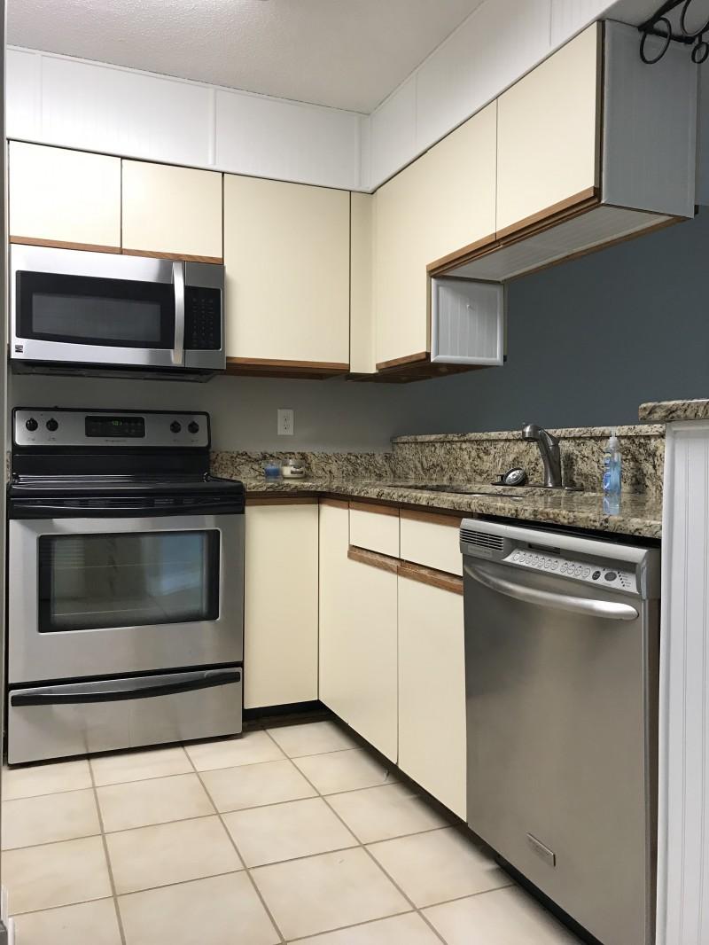 LAKESIDE CONDO AT BLUEWATER BAY - Residential