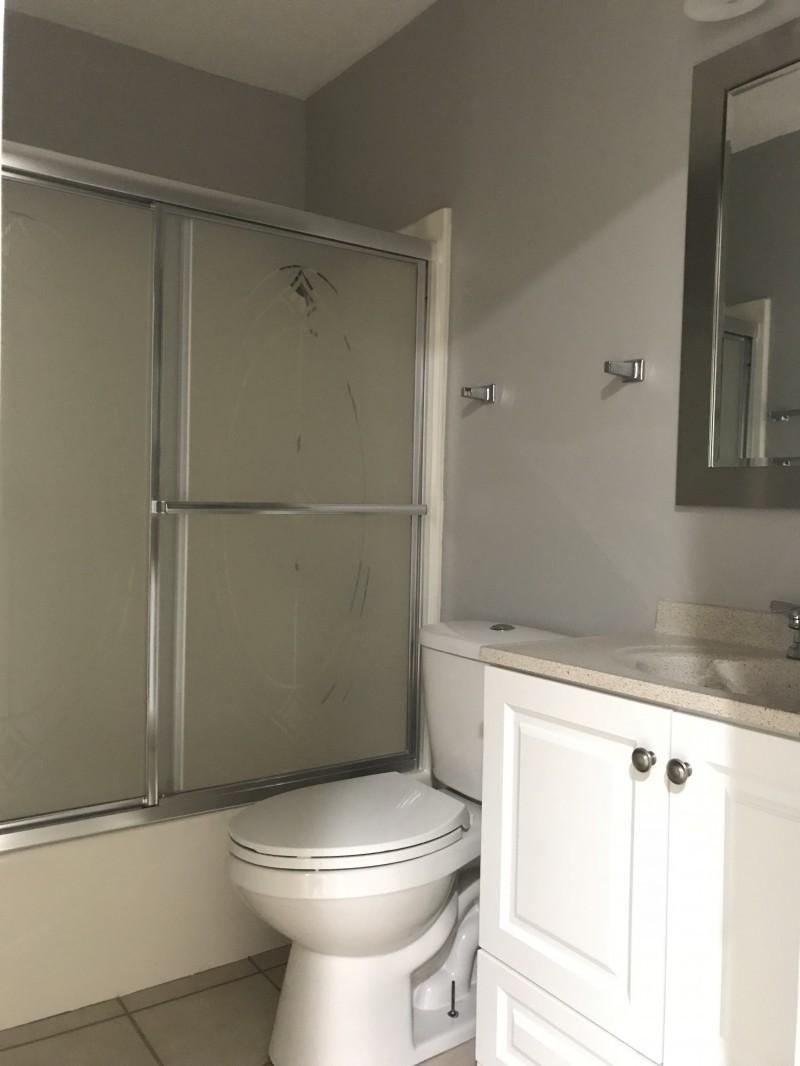 LAKESIDE CONDO AT BLUEWATER BAY - Residential