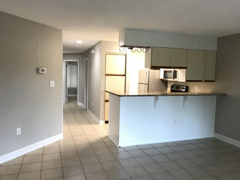 LAKESIDE CONDO AT BLUEWATER BAY - Residential