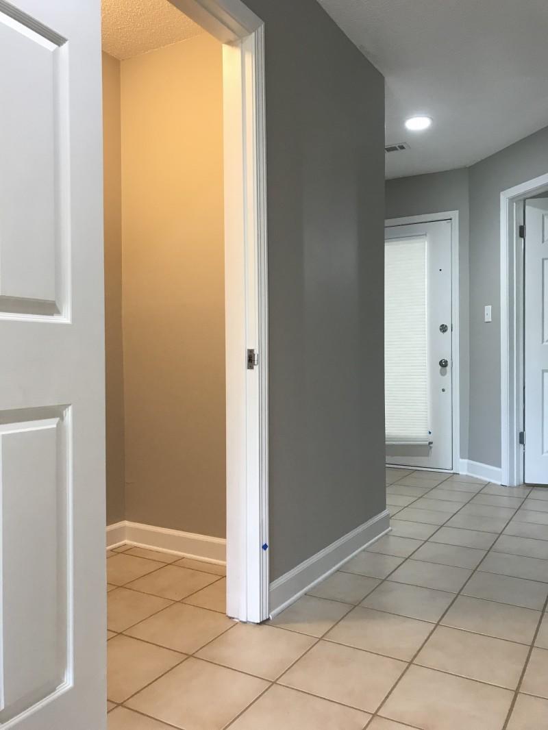 LAKESIDE CONDO AT BLUEWATER BAY - Residential