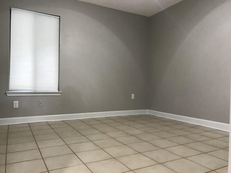 LAKESIDE CONDO AT BLUEWATER BAY - Residential