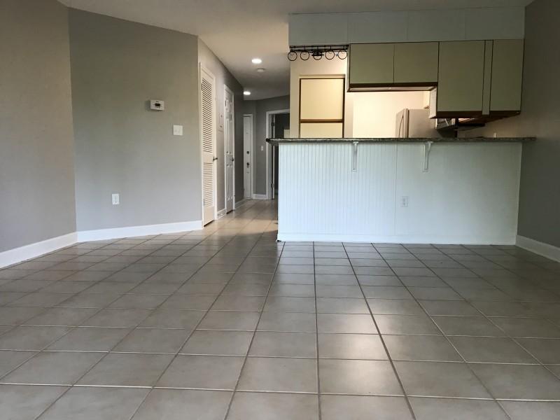 LAKESIDE CONDO AT BLUEWATER BAY - Residential