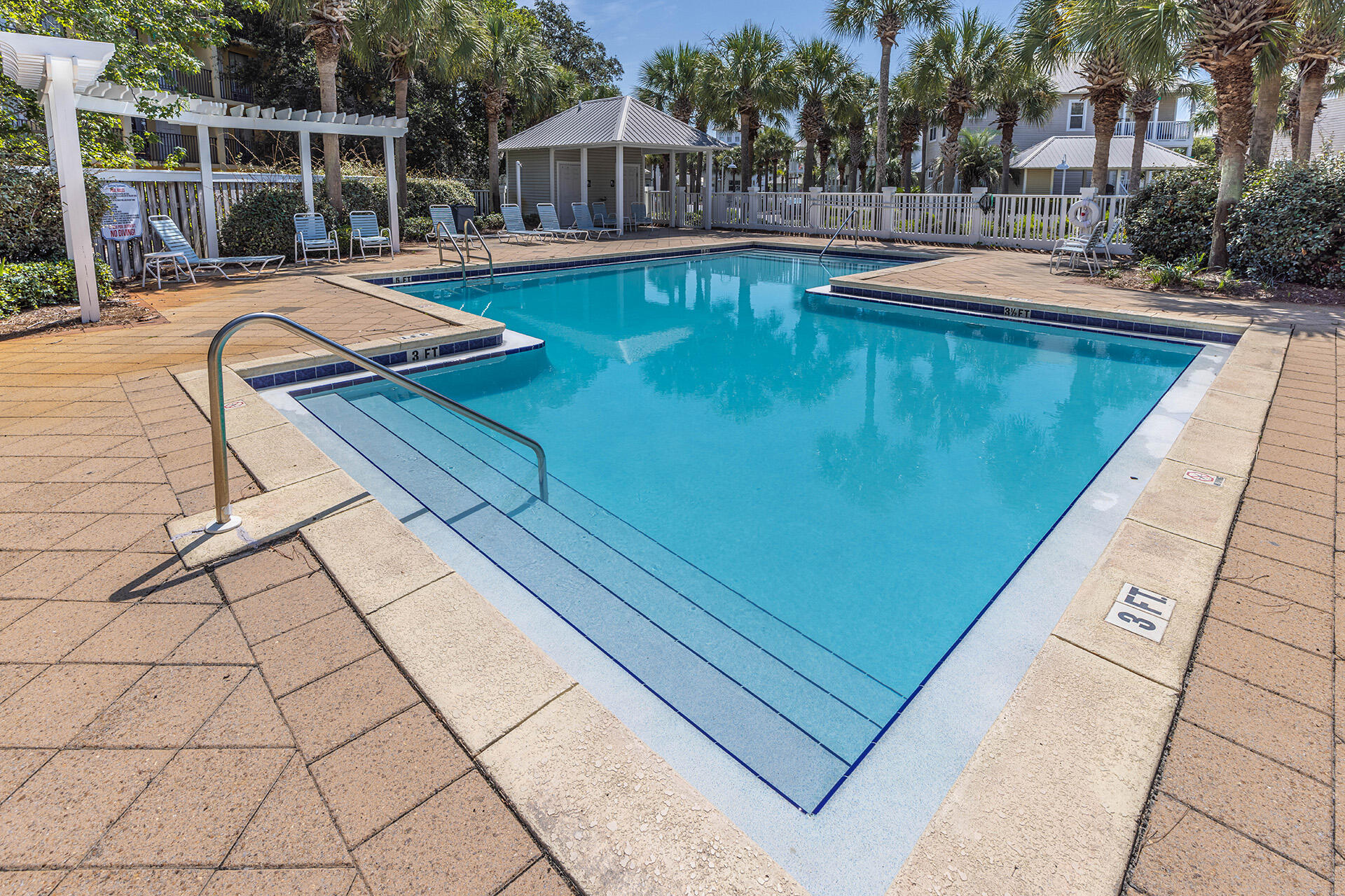 GULFSIDE COTTAGES - Residential