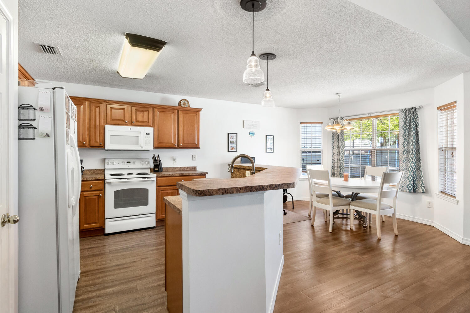 HOLLEY BY THE SEA - Residential