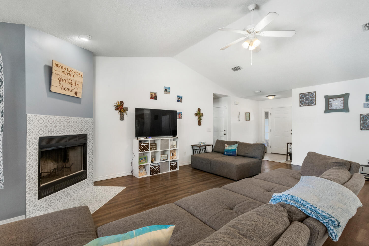 HOLLEY BY THE SEA - Residential