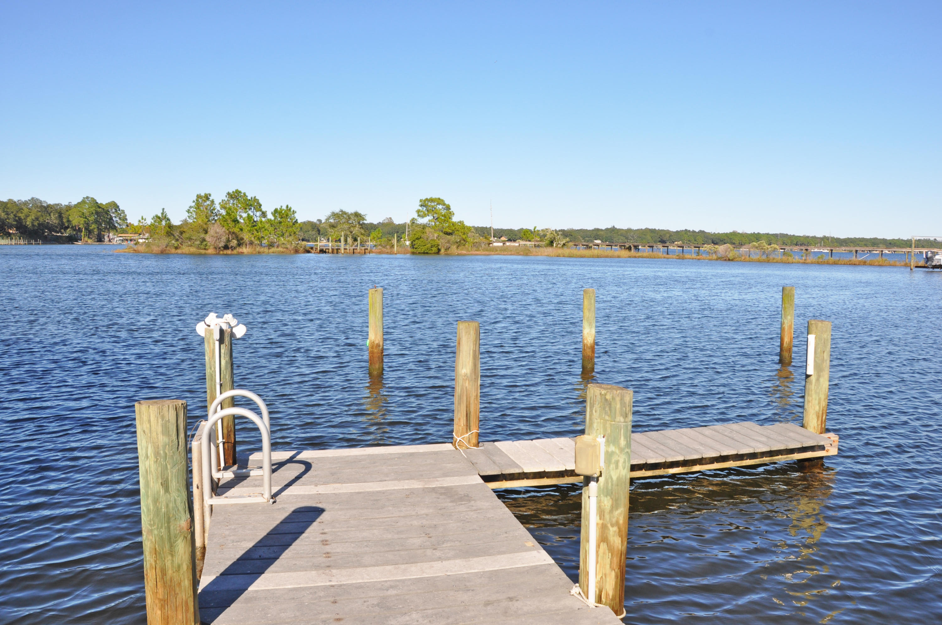Rocky Bayou T/H - Residential